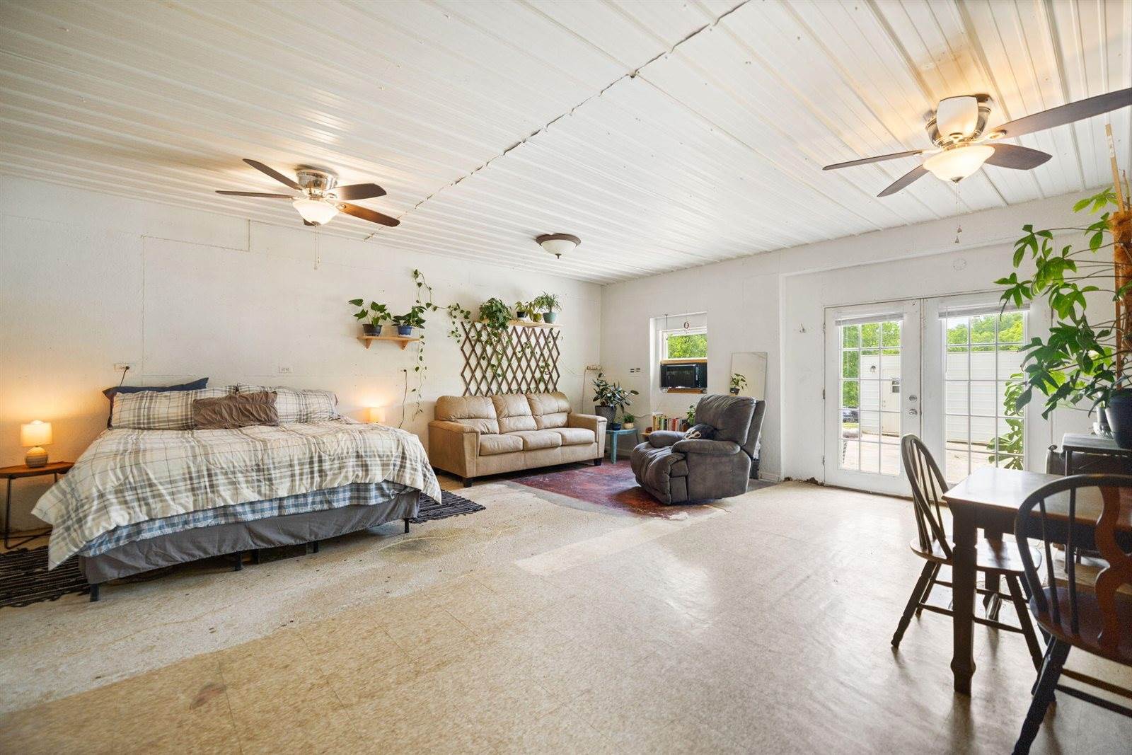 2585 Hazel Patch Road, East Bernstadt, KY 40729
