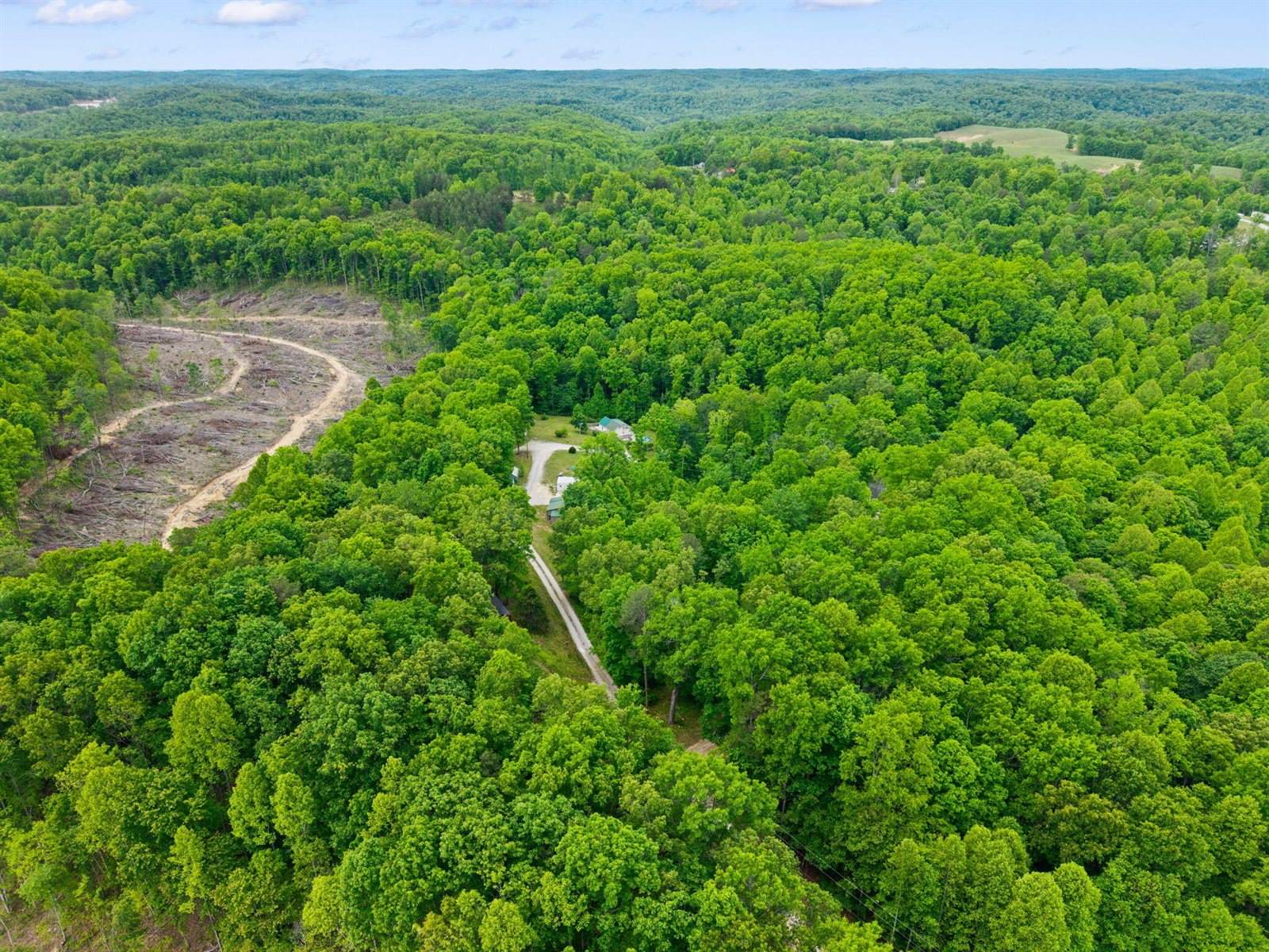 2585 Hazel Patch Road, East Bernstadt, KY 40729