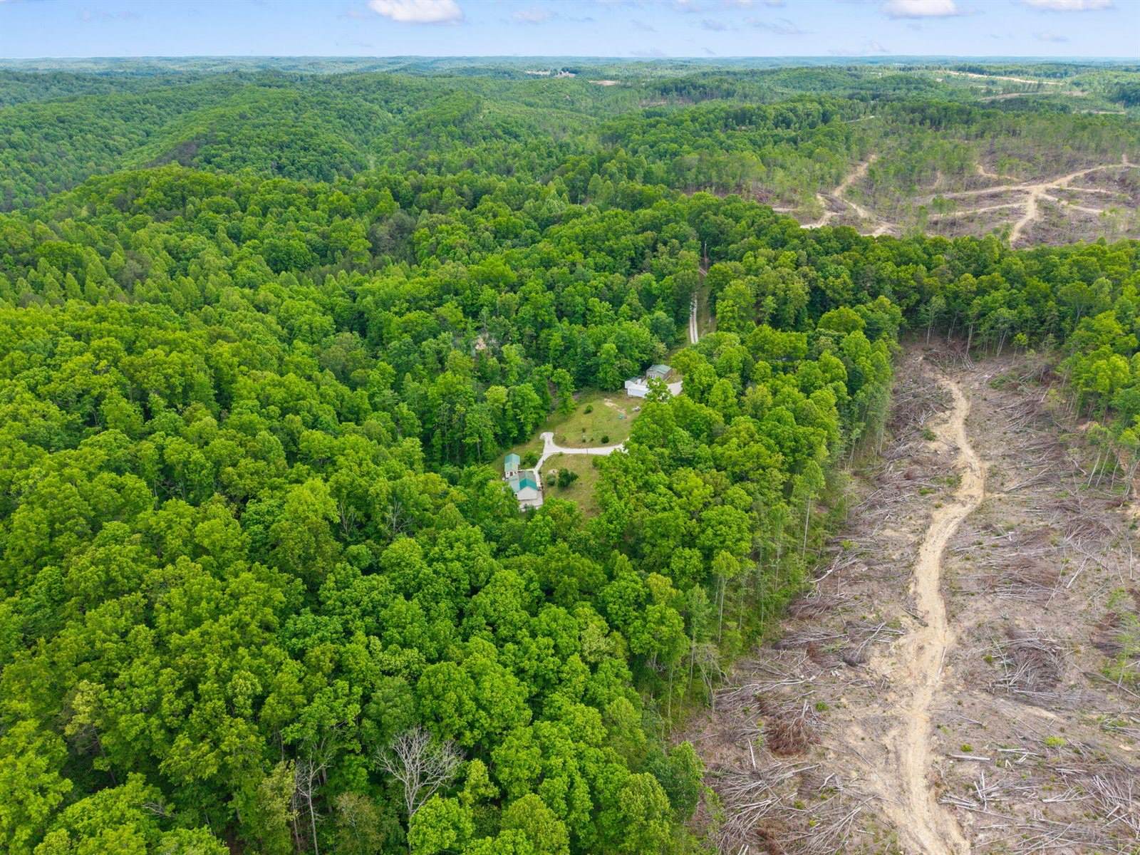 2585 Hazel Patch Road, East Bernstadt, KY 40729