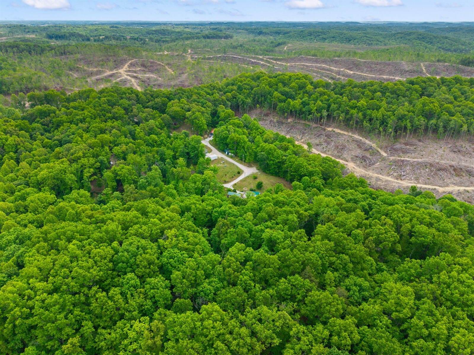 2585 Hazel Patch Road, East Bernstadt, KY 40729
