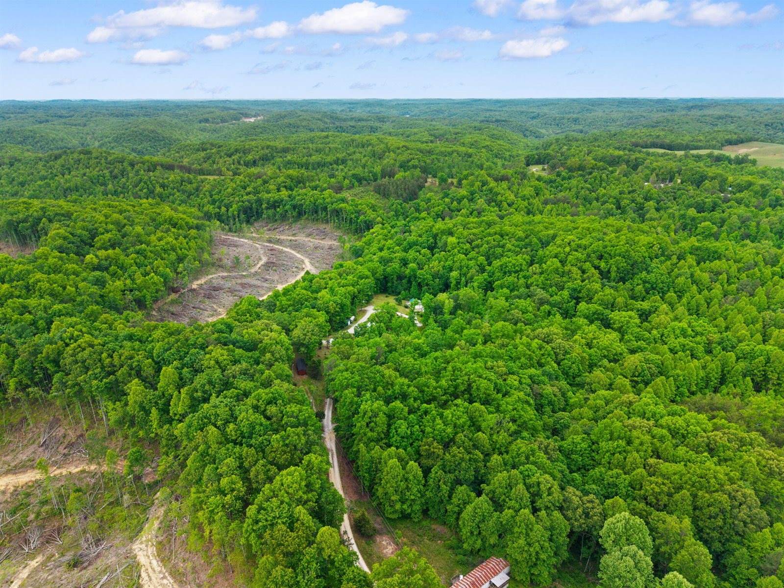 2585 Hazel Patch Road, East Bernstadt, KY 40729