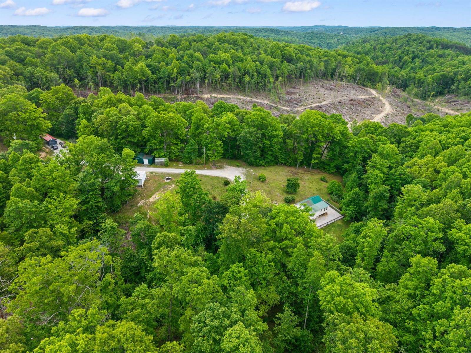 2585 Hazel Patch Road, East Bernstadt, KY 40729
