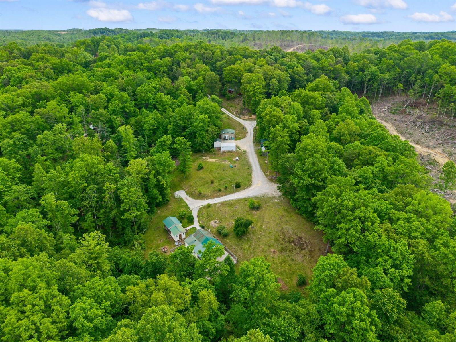 2585 Hazel Patch Road, East Bernstadt, KY 40729