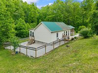 2585 Hazel Patch Road, East Bernstadt, KY 40729