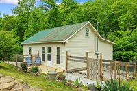 2585 Hazel Patch Road, East Bernstadt, KY 40729
