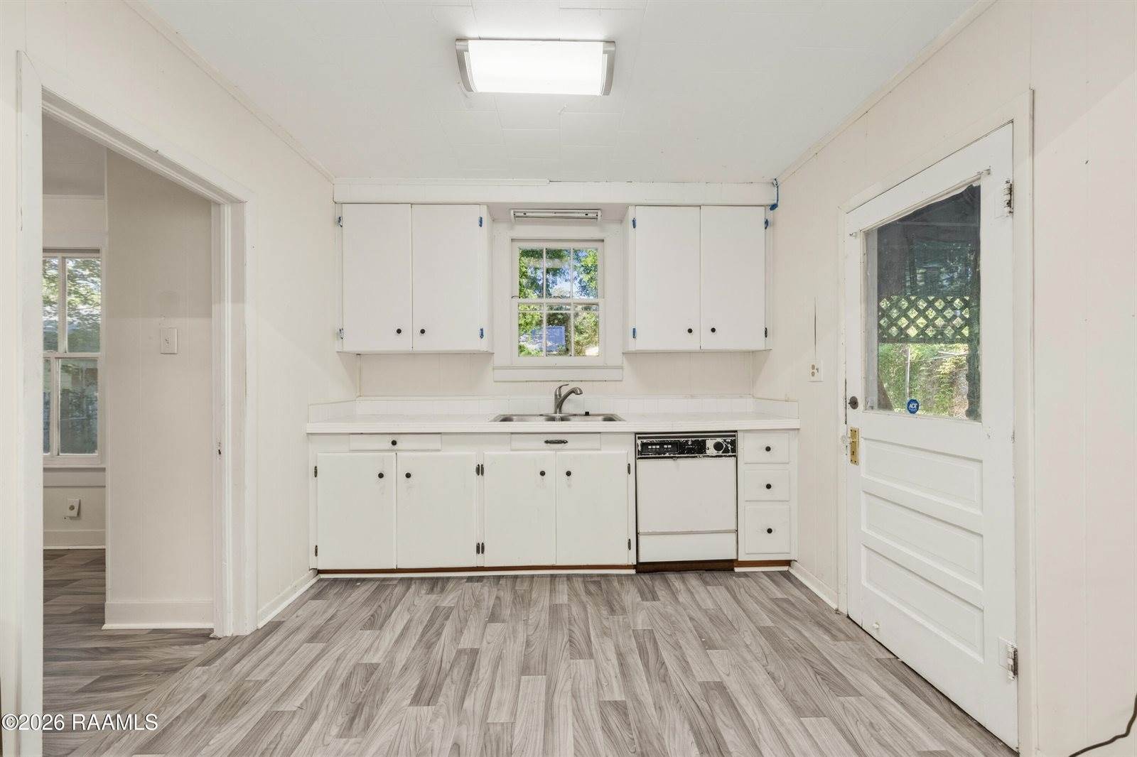 1122 South Court Street, Opelousas, LA 70570