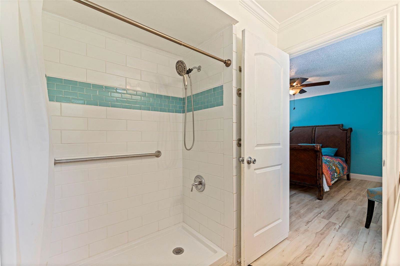 201 58TH Avenue South, Saint Petersburg, FL 33705