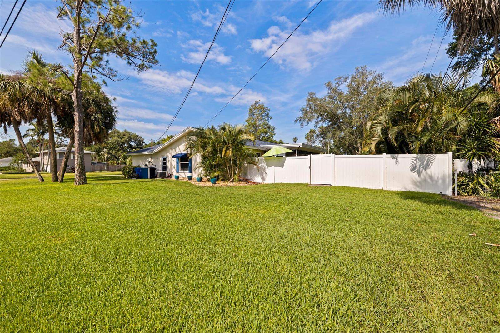 201 58TH Avenue South, Saint Petersburg, FL 33705