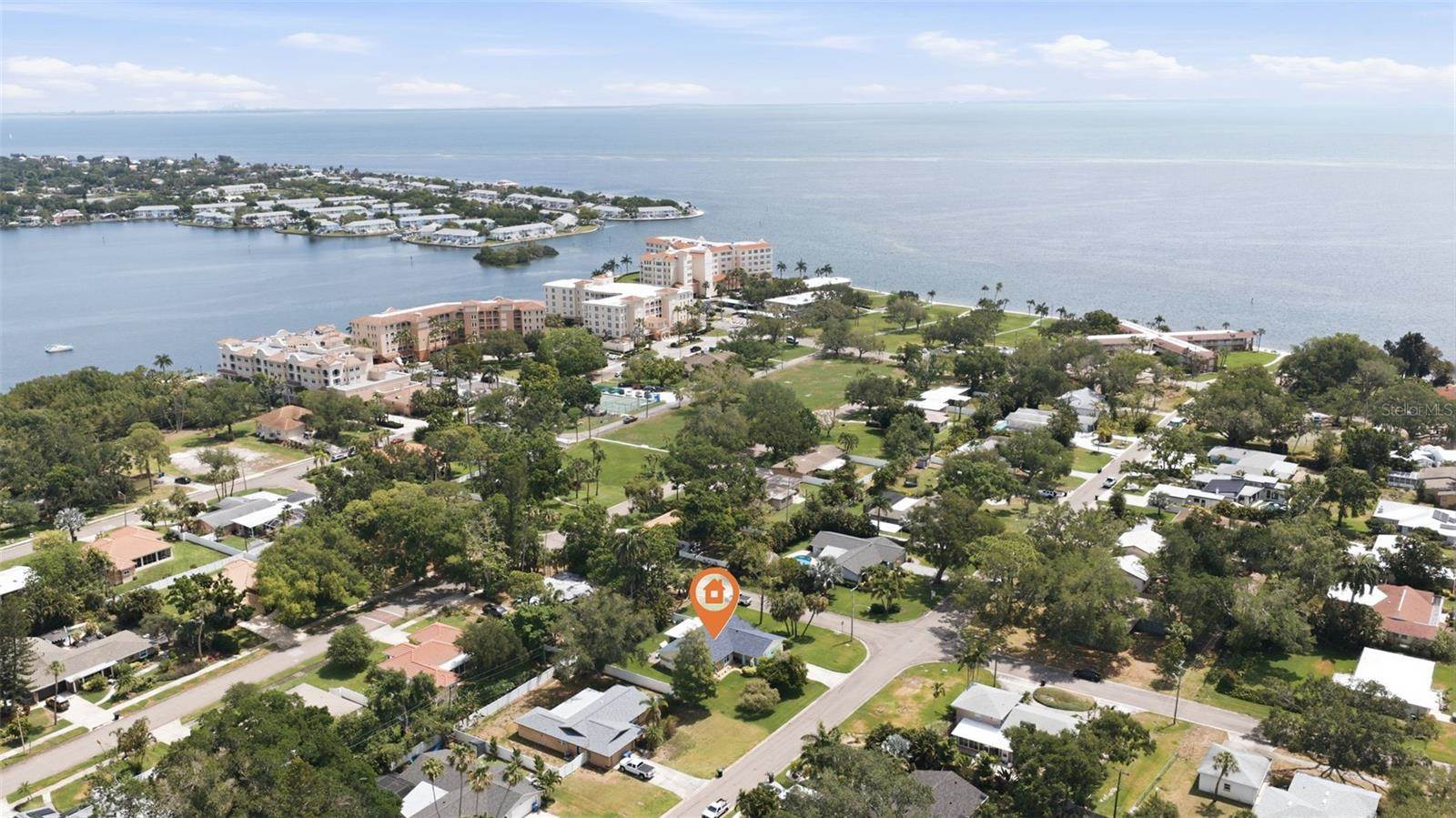 201 58TH Avenue South, Saint Petersburg, FL 33705