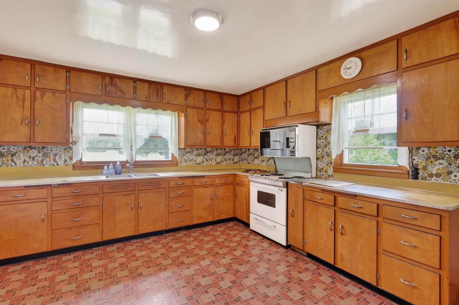 4750 County Line Road, Nekoosa, WI 54457