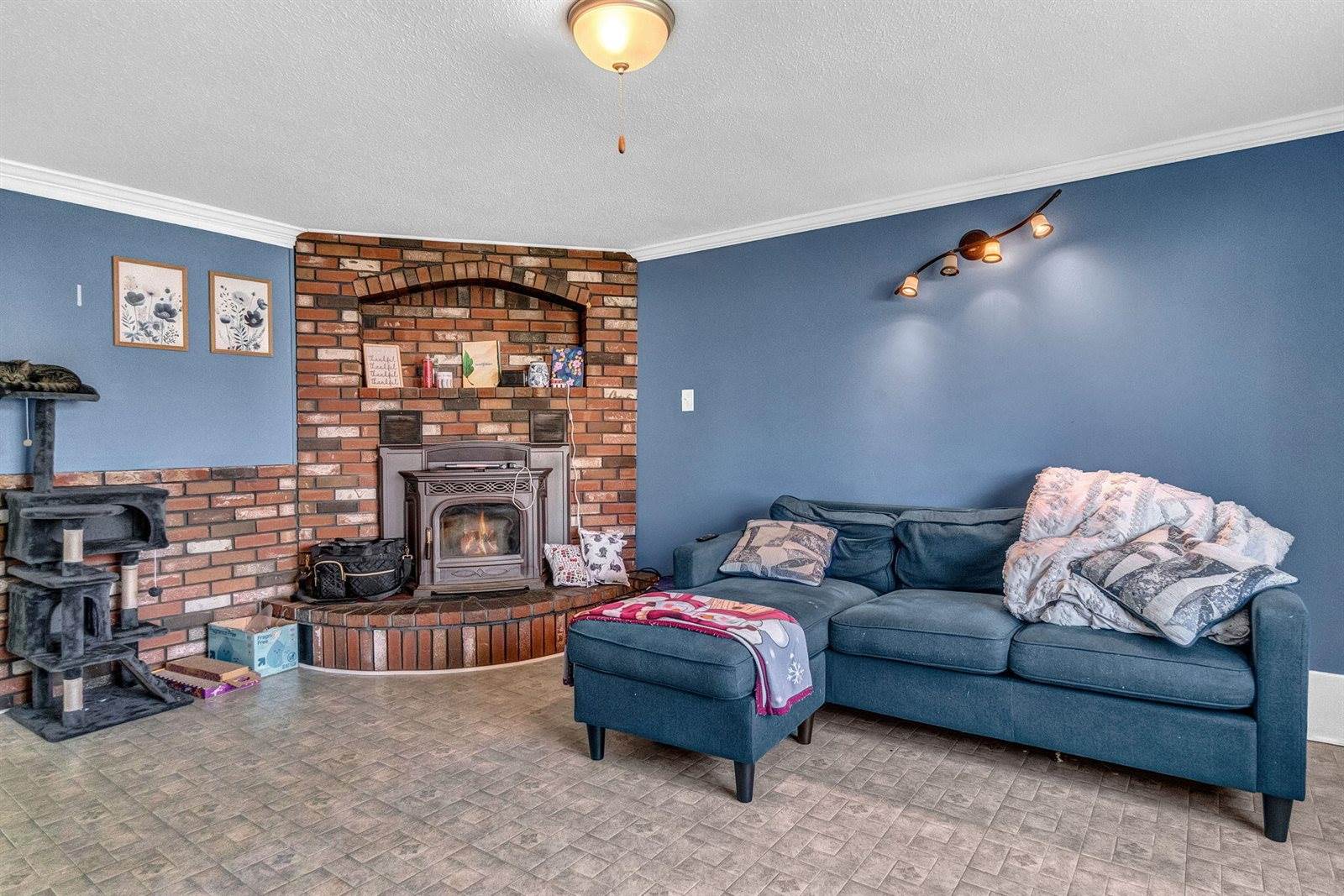 34 6th Street, Old Town, ME 04468