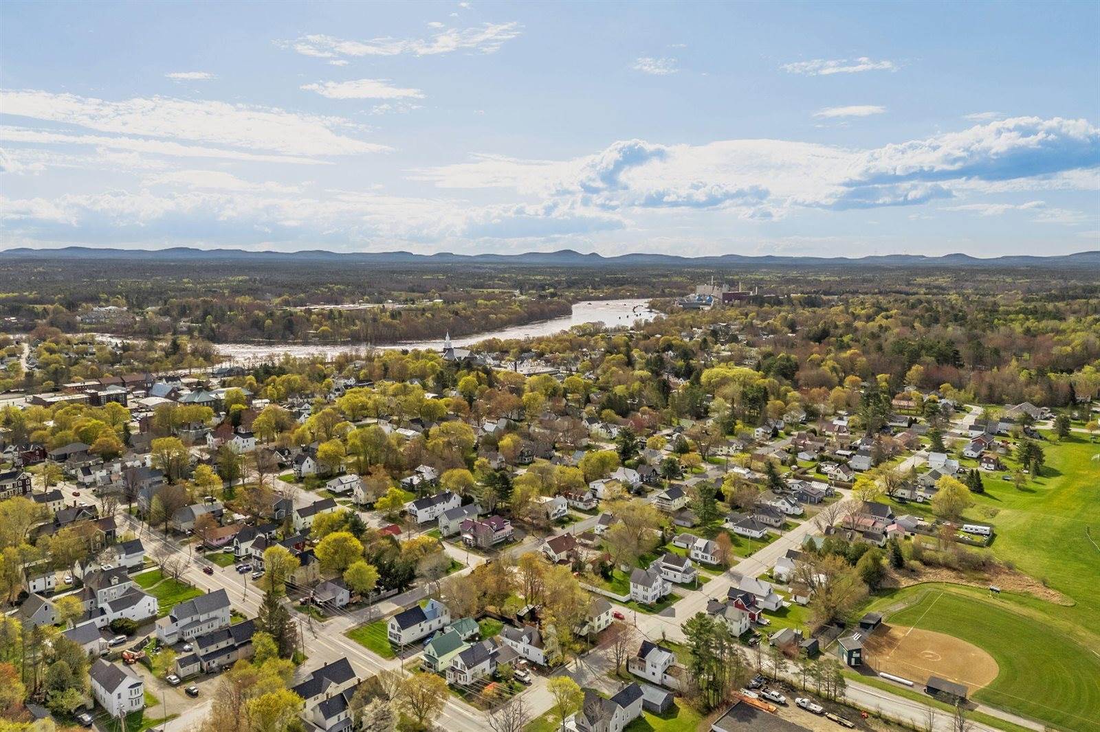34 6th Street, Old Town, ME 04468