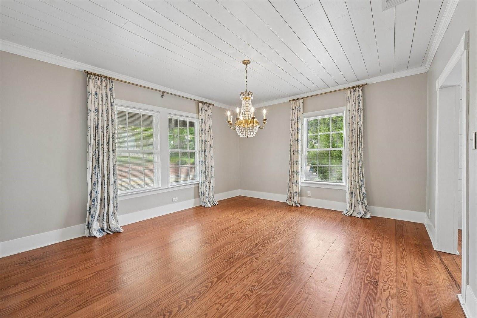 4925 Main Street, Chappell Hill, TX 77426