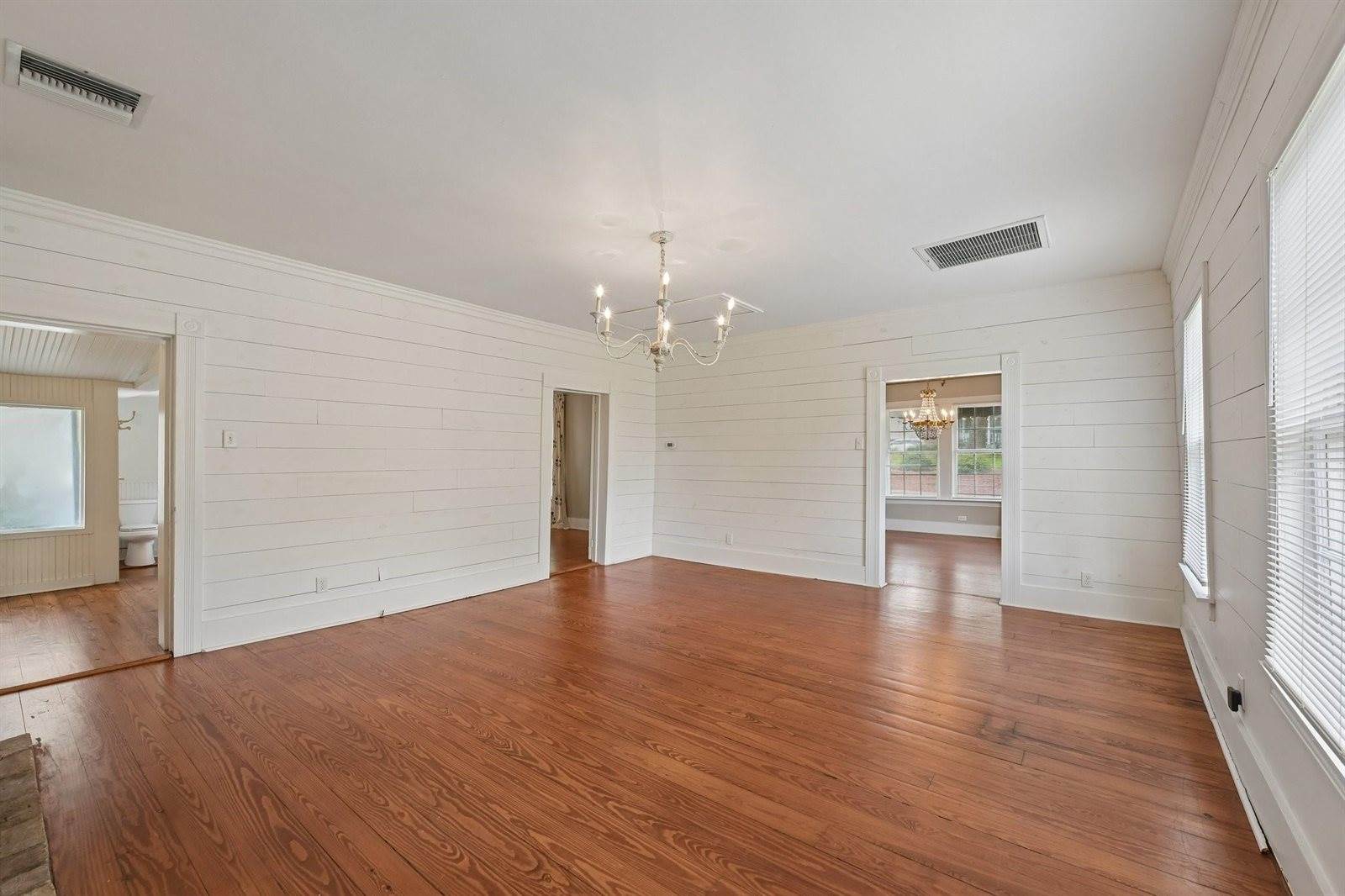 4925 Main Street, Chappell Hill, TX 77426
