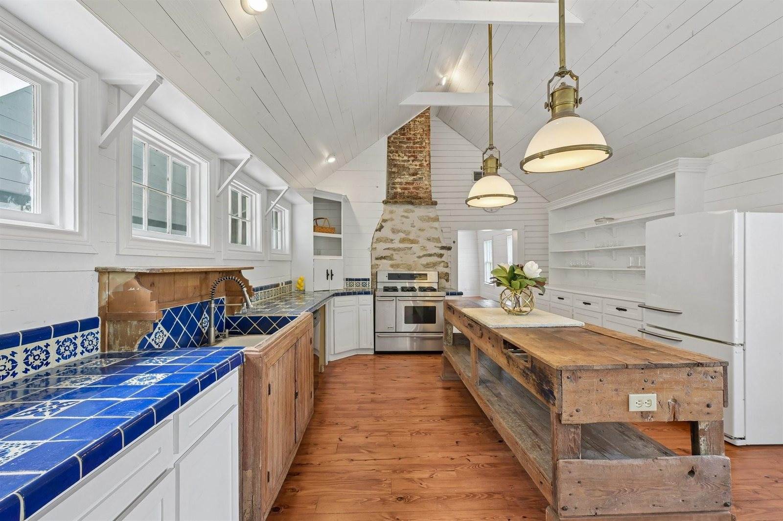 4925 Main Street, Chappell Hill, TX 77426