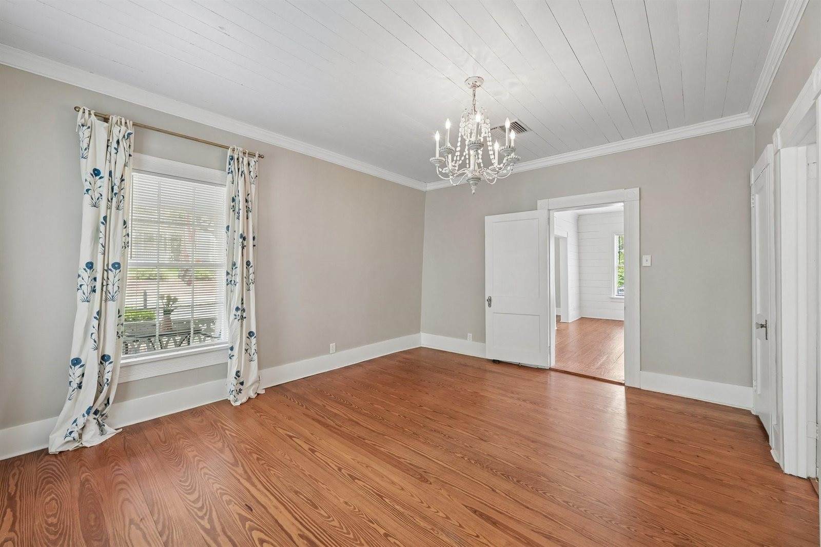 4925 Main Street, Chappell Hill, TX 77426