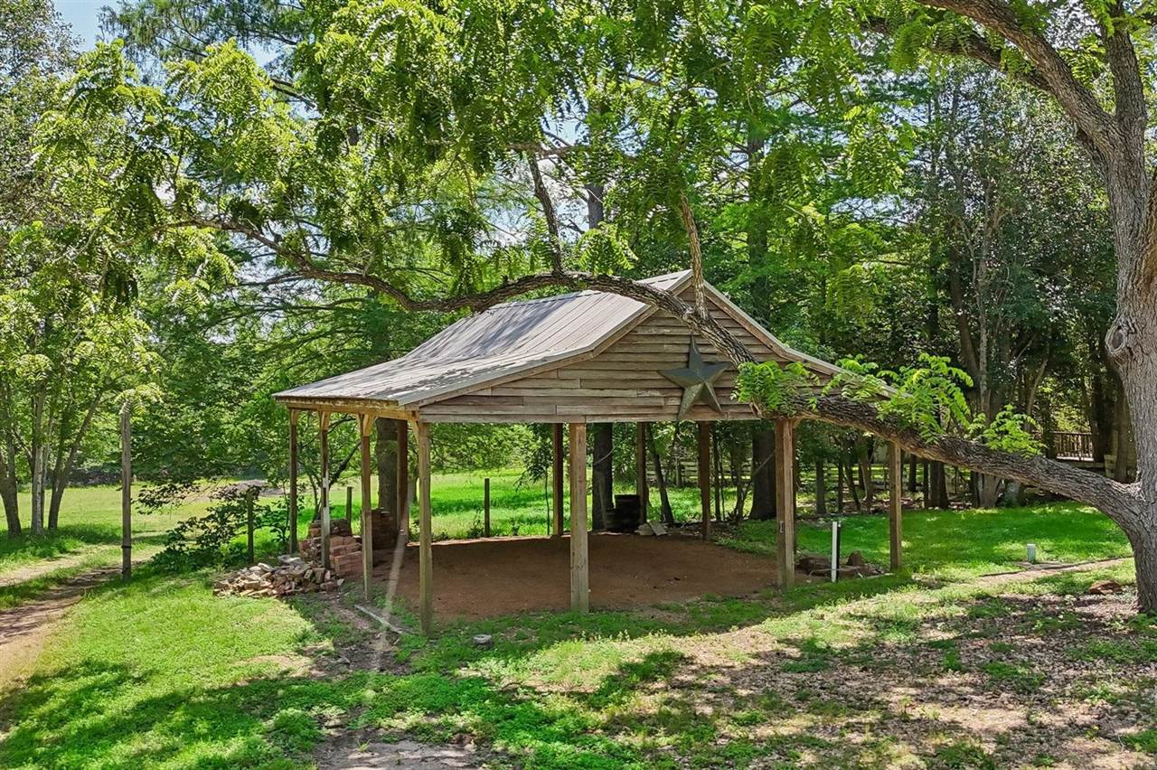 4925 Main Street, Chappell Hill, TX 77426