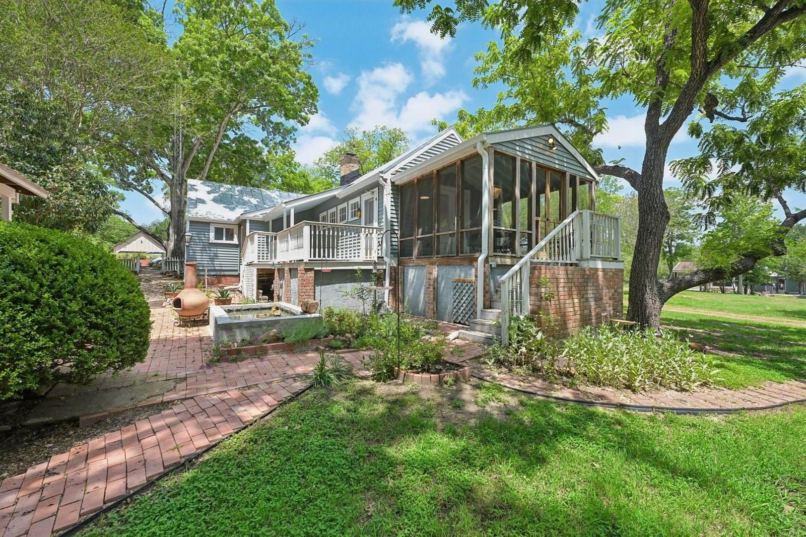 4925 Main Street, Chappell Hill, TX 77426