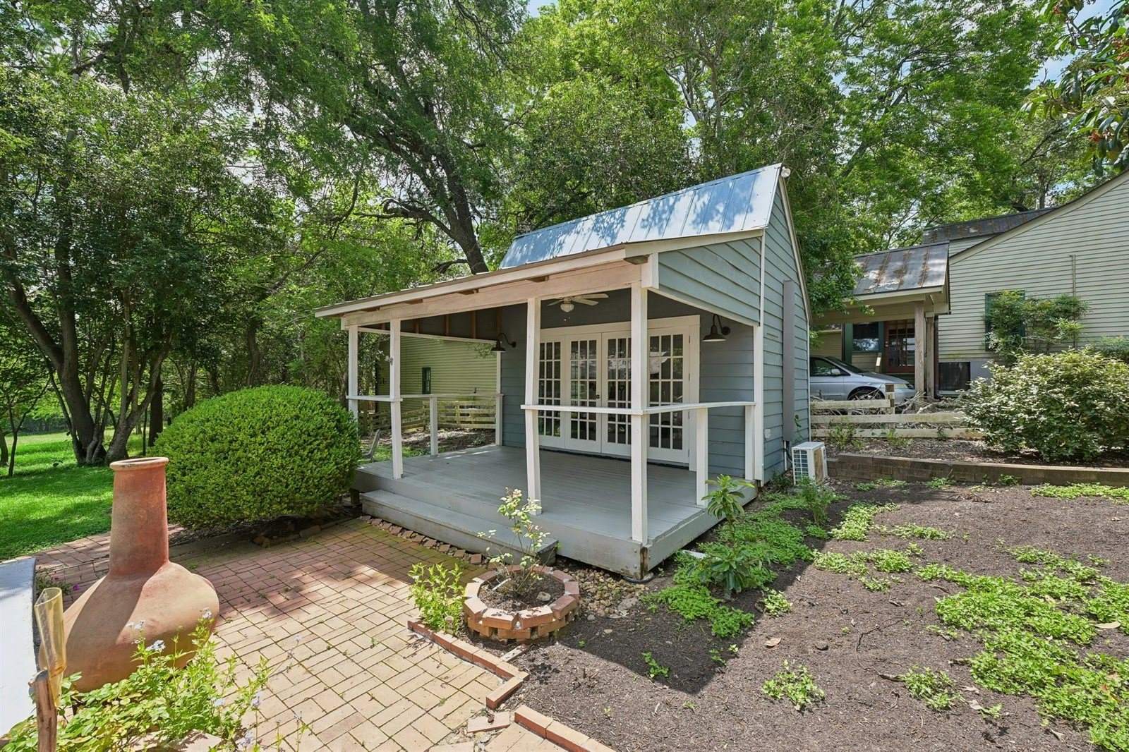 4925 Main Street, Chappell Hill, TX 77426