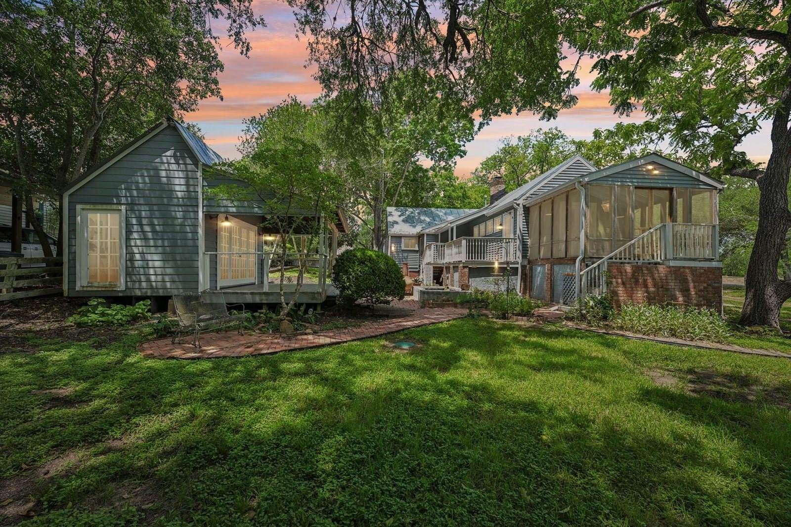 4925 Main Street, Chappell Hill, TX 77426