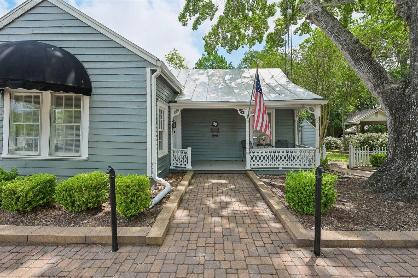 4925 Main Street, Chappell Hill, TX 77426