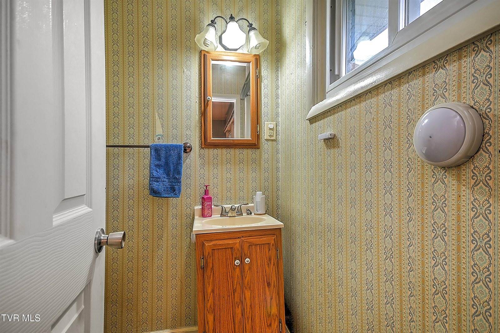 2405 Melborne Drive, Johnson City, TN 37601