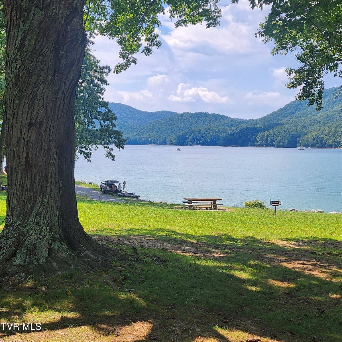 2405 Melborne Drive, Johnson City, TN 37601