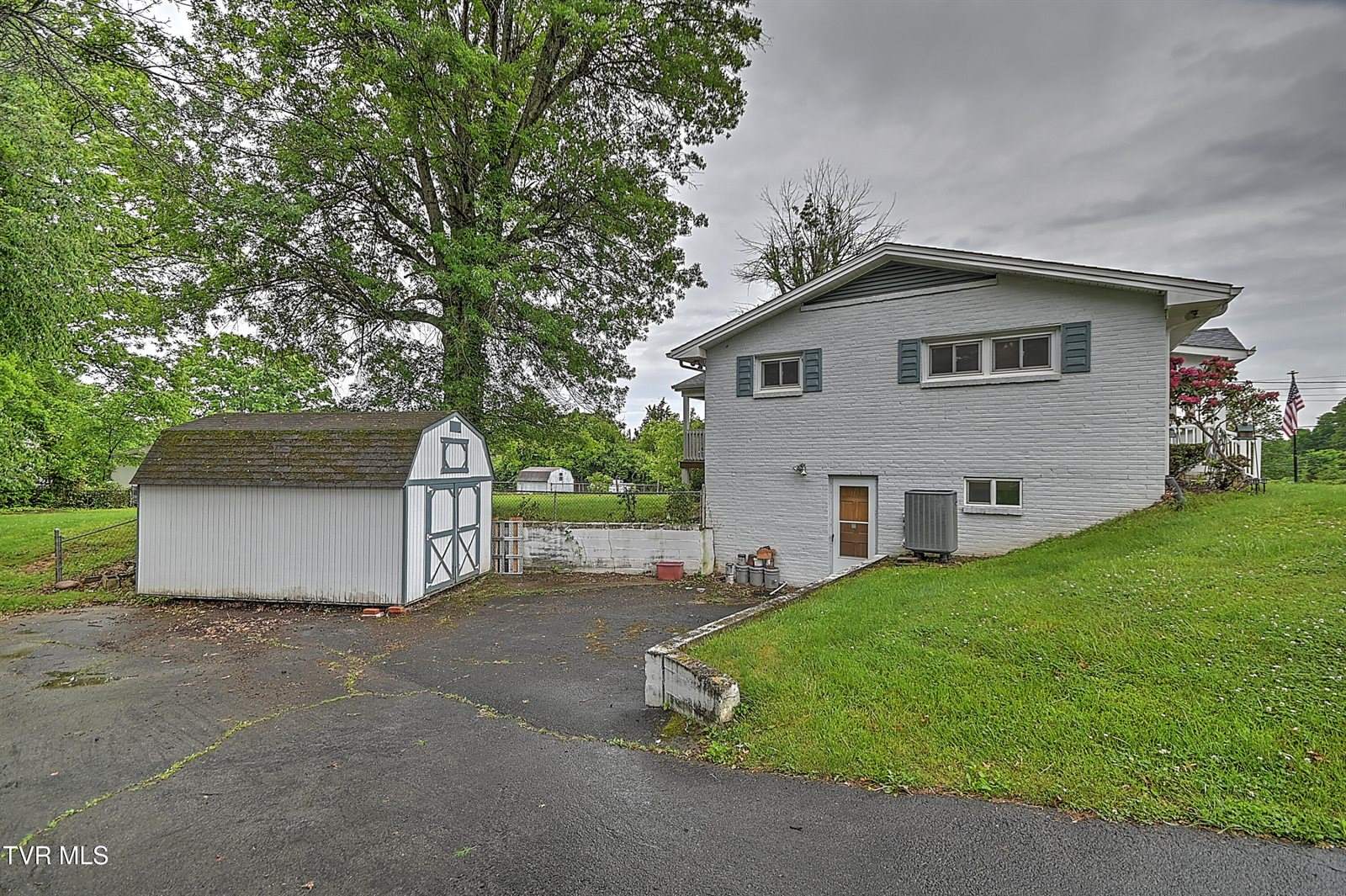 2405 Melborne Drive, Johnson City, TN 37601
