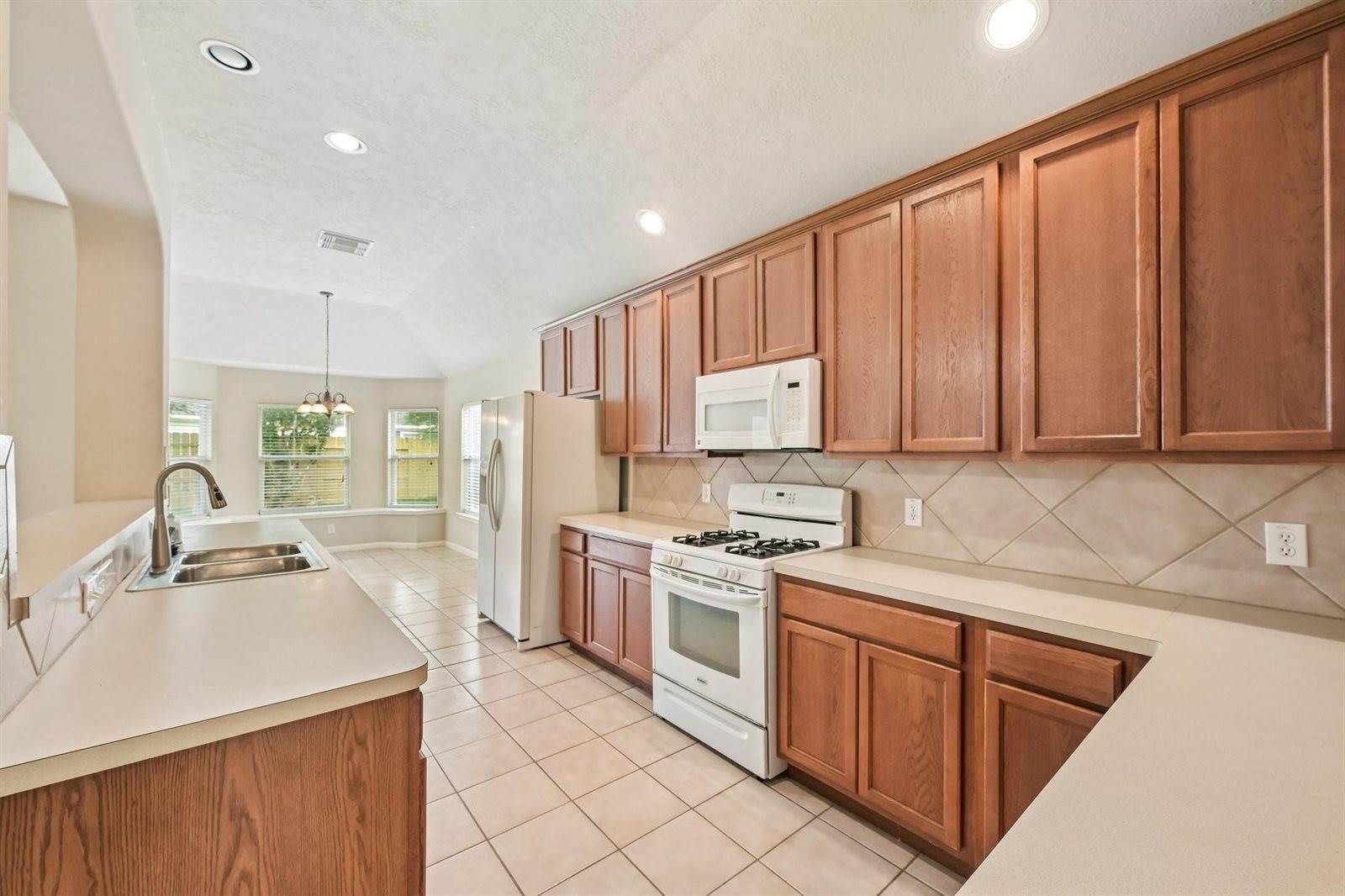 4918 Dwarf Honey Suckle Court, Houston, TX 77084