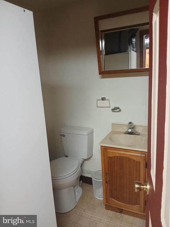 36 Evergreen Avenue, Broomall, PA 19008