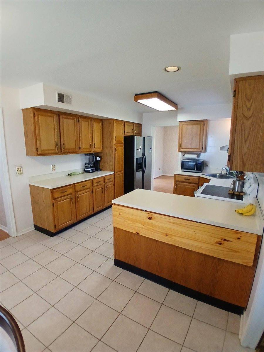 36 Evergreen Avenue, Broomall, PA 19008