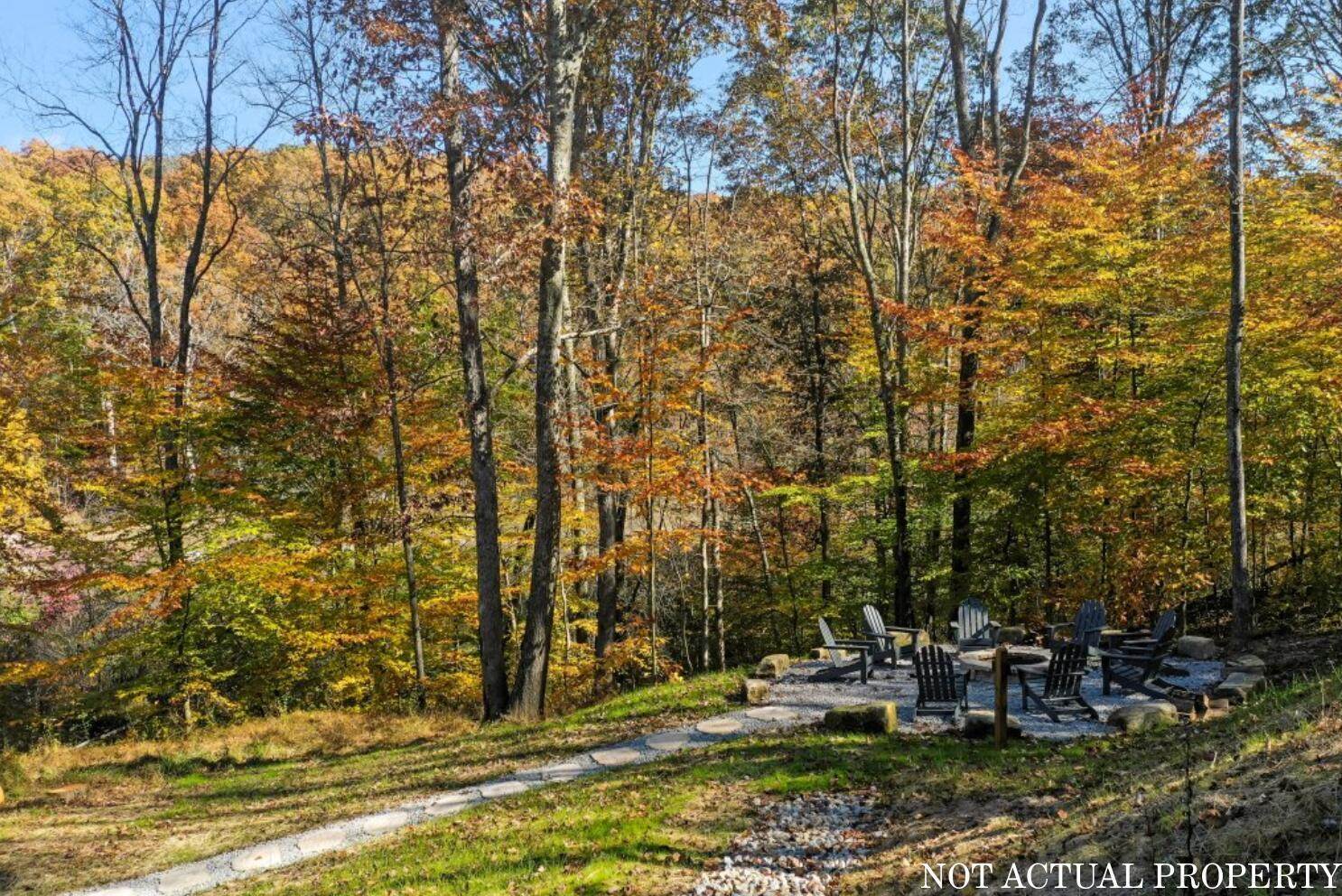 18573 Huggins Road, Logan, OH 43138
