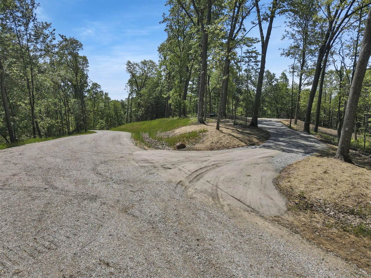 18573 Huggins Road, Logan, OH 43138