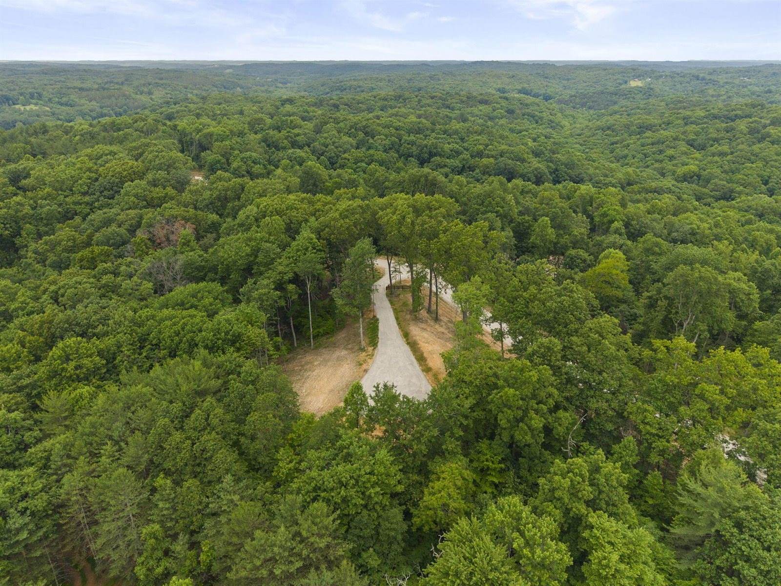 18573 Huggins Road, Logan, OH 43138