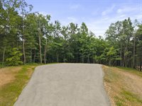 18573 Huggins Road, Logan, OH 43138