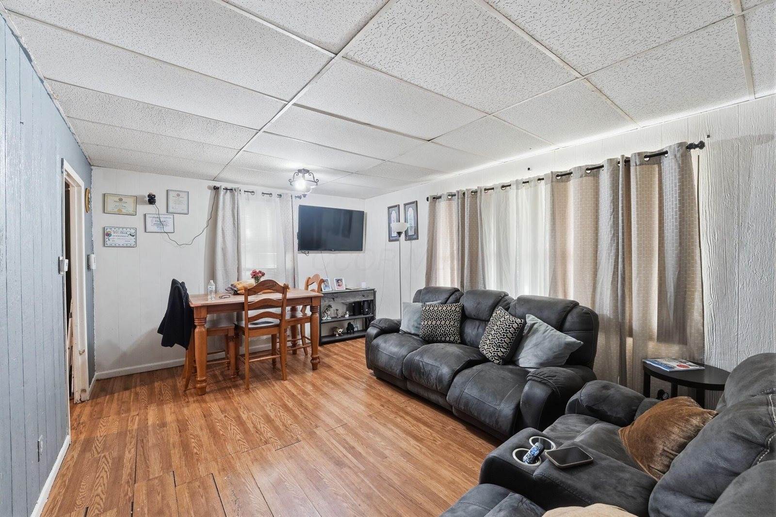 1057 South Hampton Road, Columbus, OH 43227
