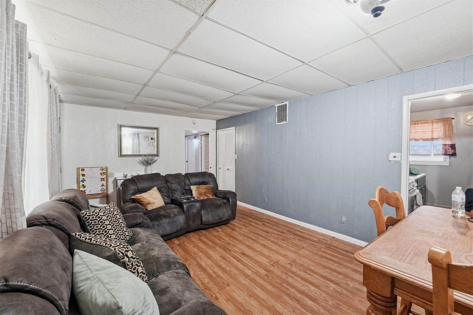 1057 South Hampton Road, Columbus, OH 43227