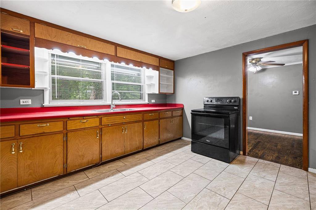 11517 Greenwood Street, Kansas City, MO 64134