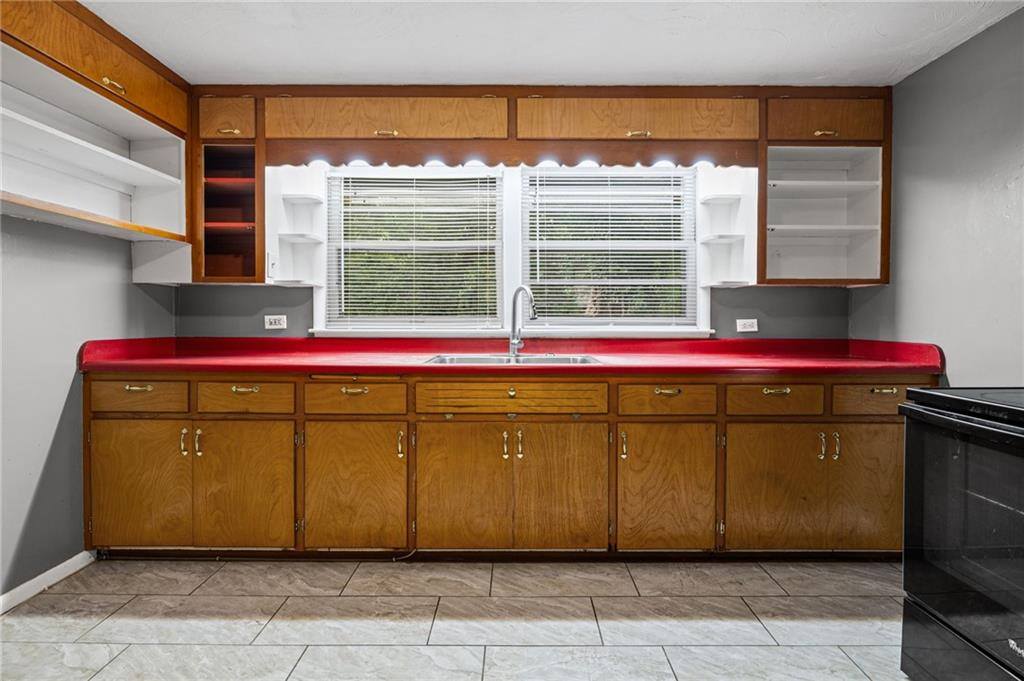 11517 Greenwood Street, Kansas City, MO 64134