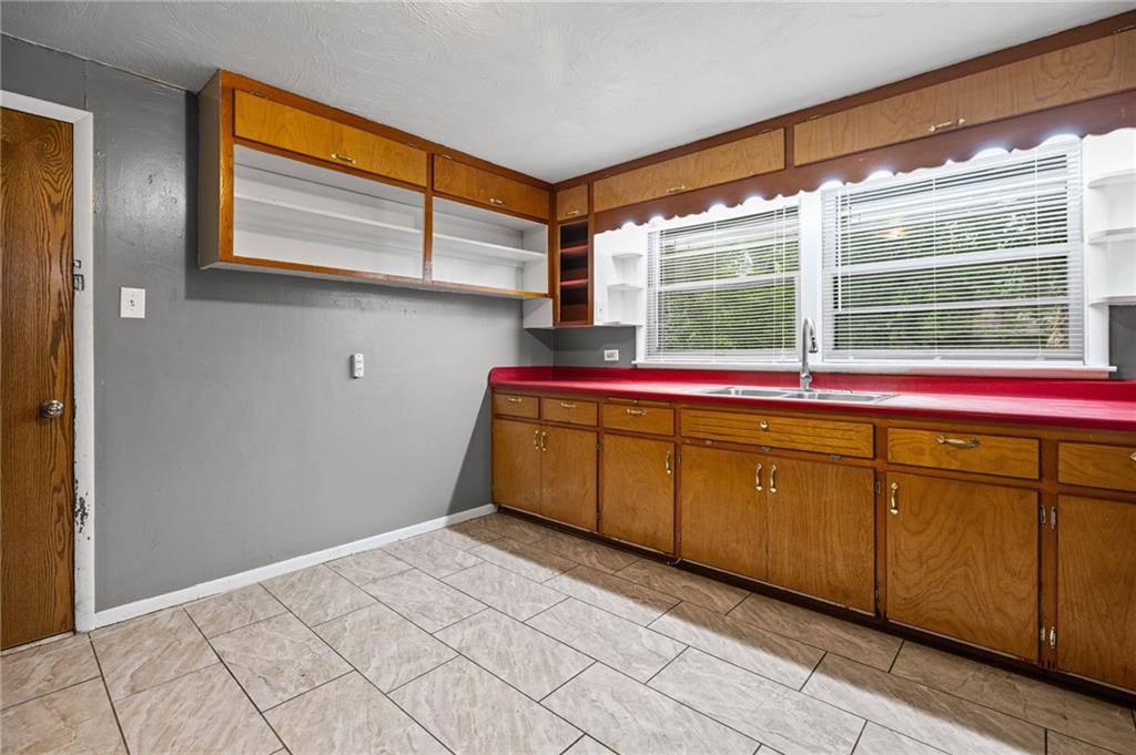 11517 Greenwood Street, Kansas City, MO 64134