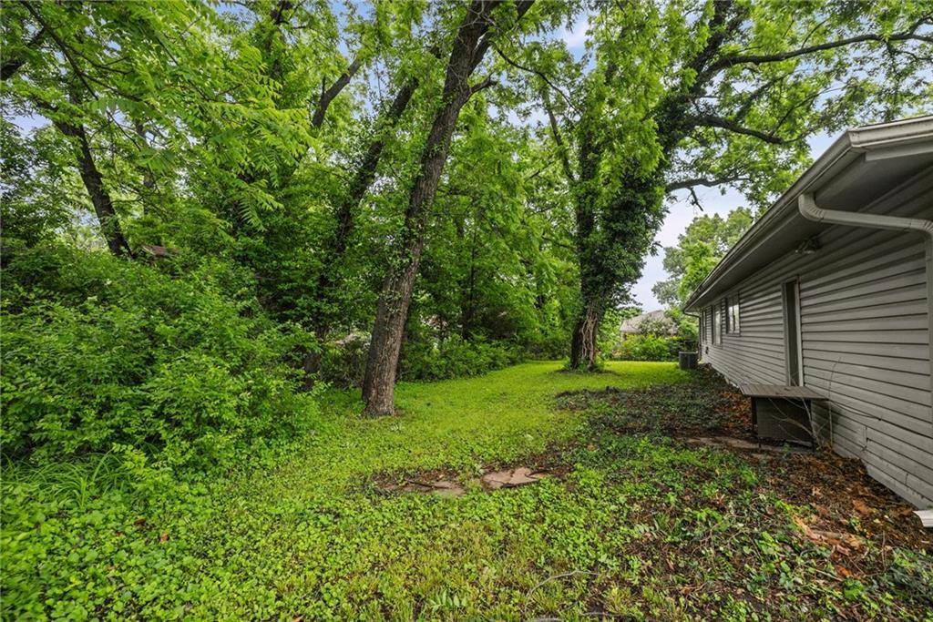 11517 Greenwood Street, Kansas City, MO 64134
