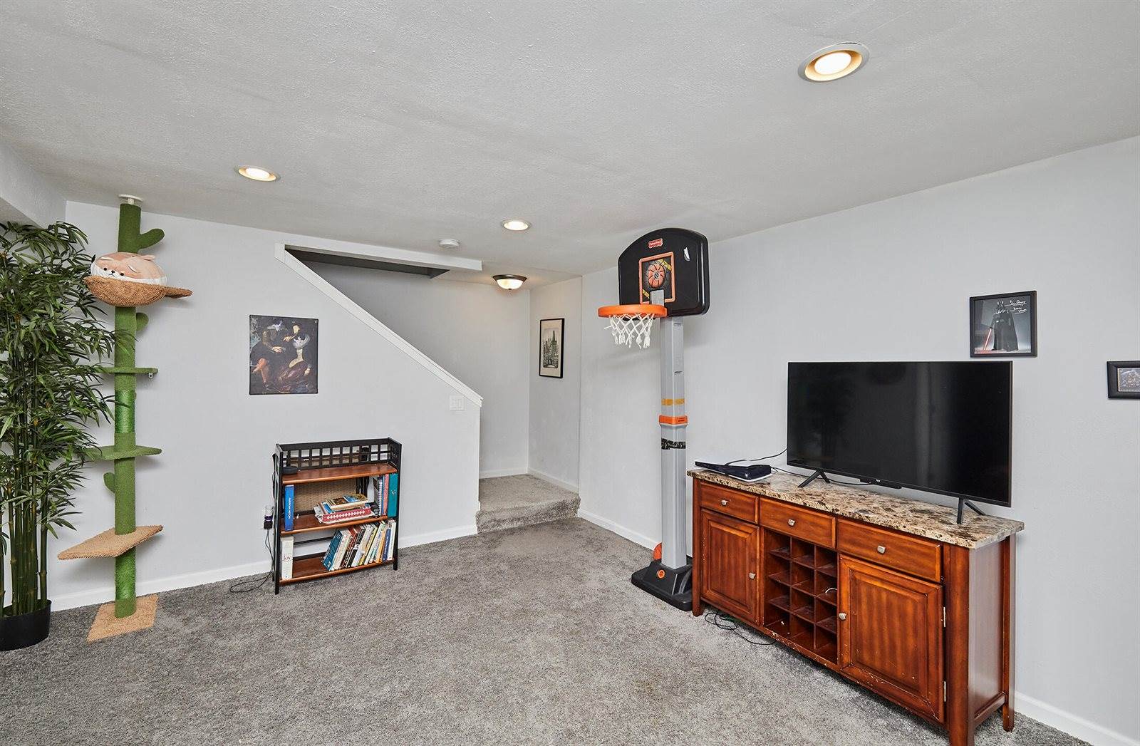 125 64th Street, West Des Moines, IA 50266