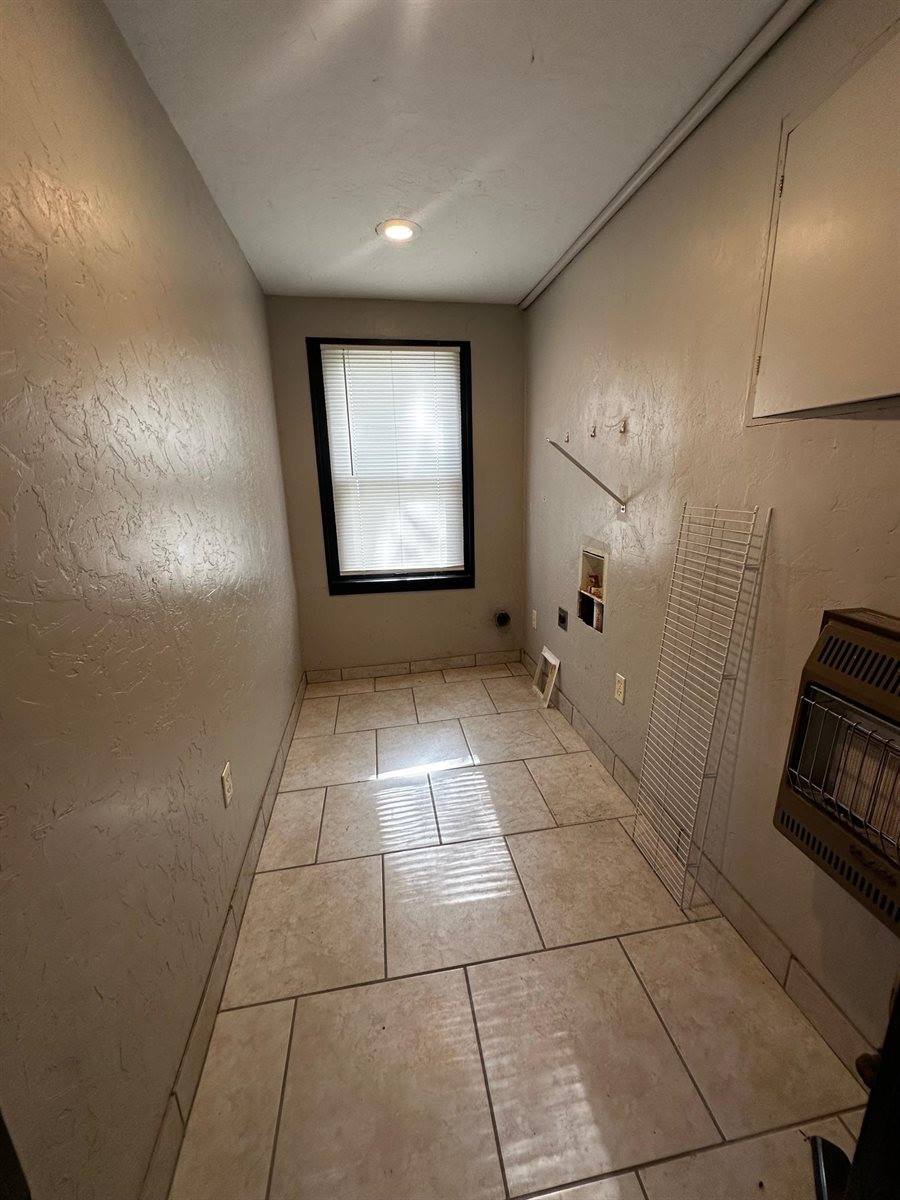 308 East 5th Ave, Arkansas City, KS 67005