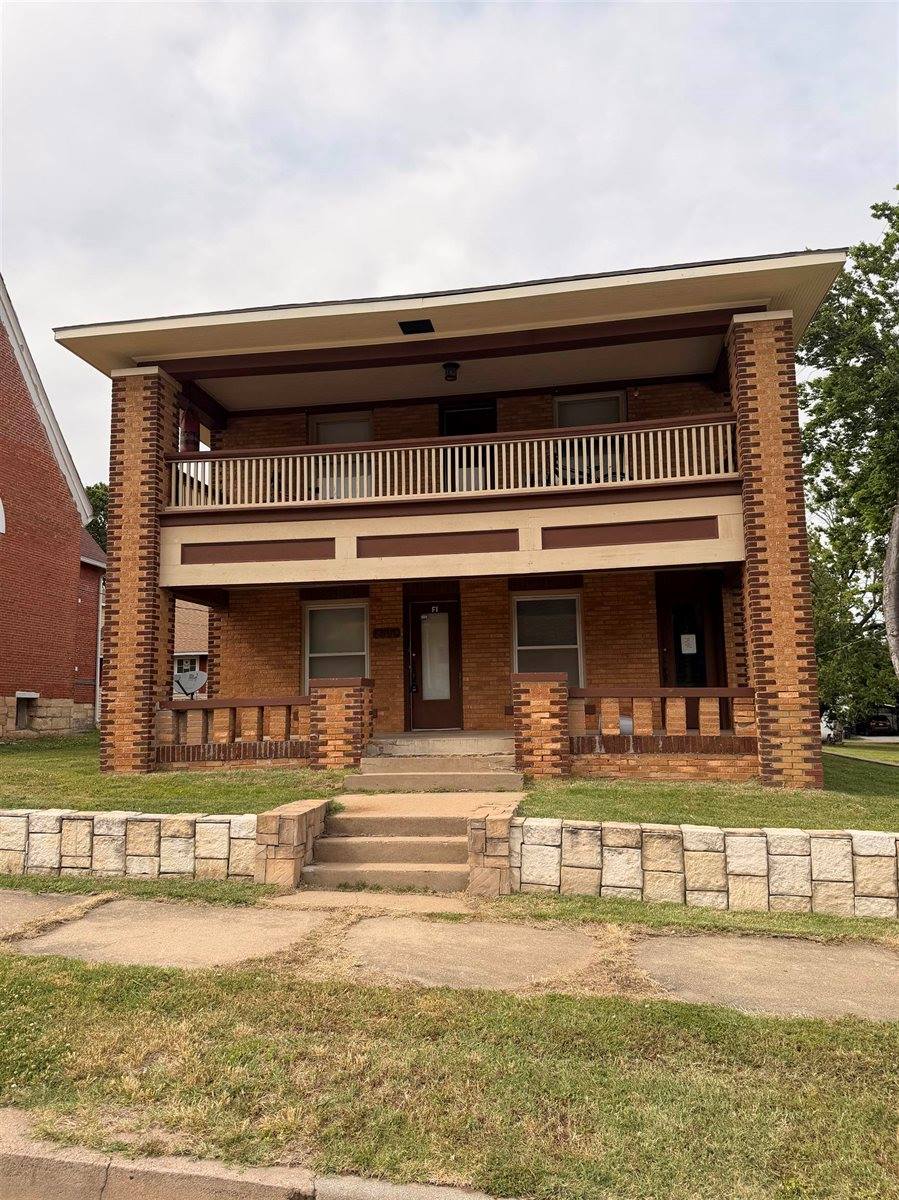 308 East 5th Ave, Arkansas City, KS 67005