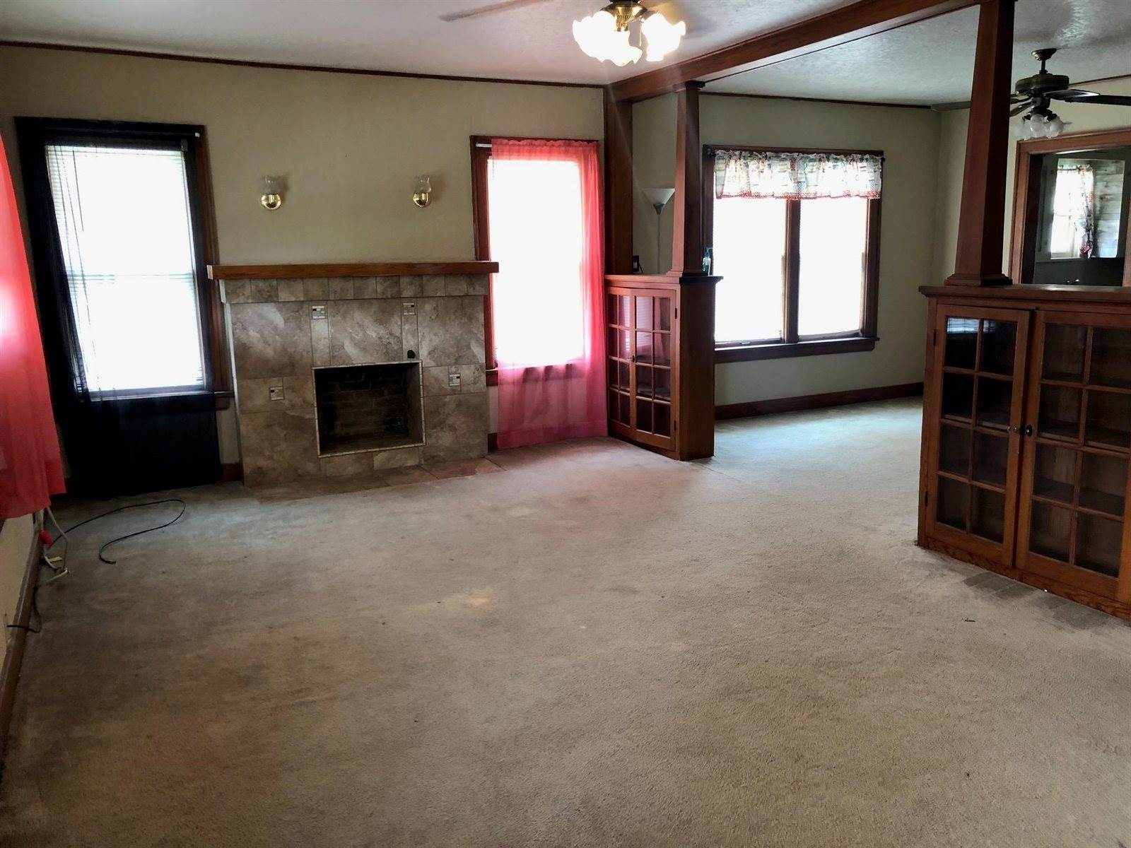 308 East 5th Ave, Arkansas City, KS 67005