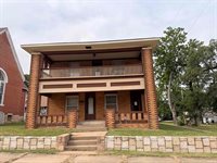 308 East 5th Ave, Arkansas City, KS 67005