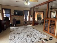 308 East 5th Ave, Arkansas City, KS 67005