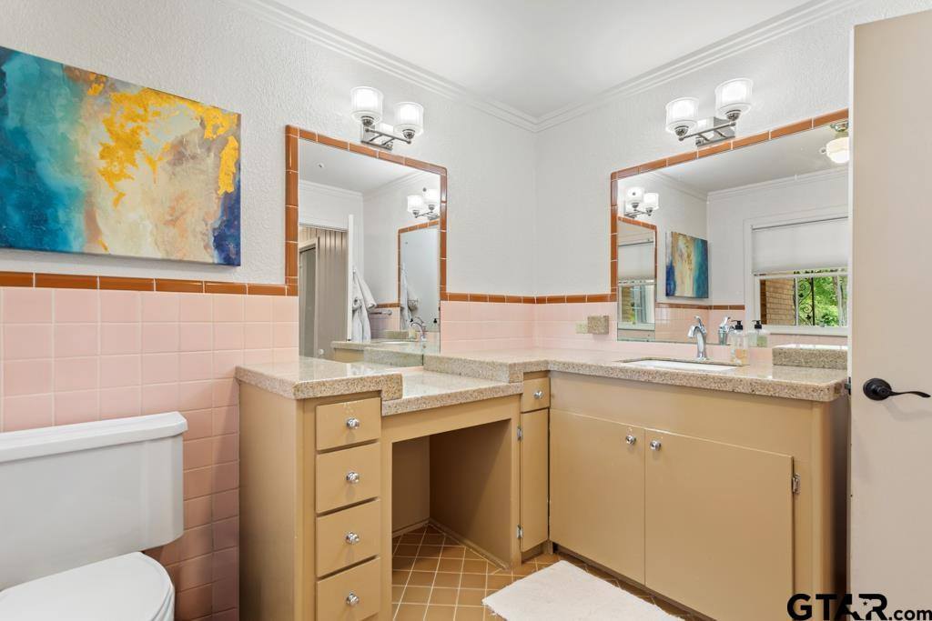 2830 S Cameron Ave, Tyler, TX 75701
