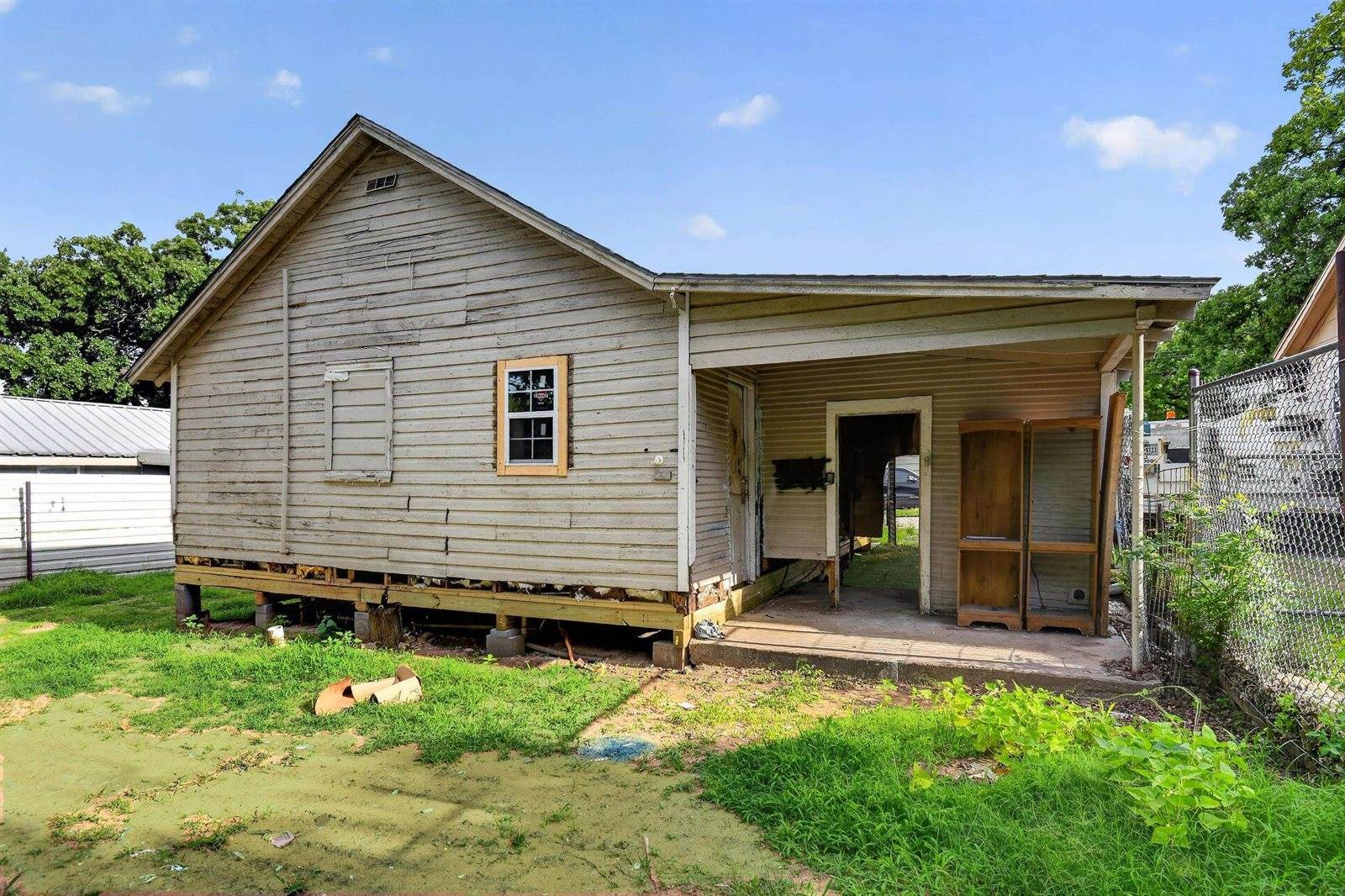 1107 SE 24th St, Mineral Wells, TX 76067