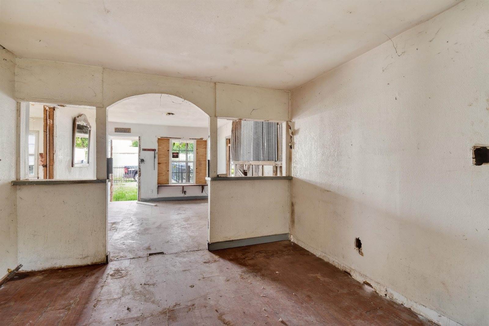 1107 SE 24th St, Mineral Wells, TX 76067